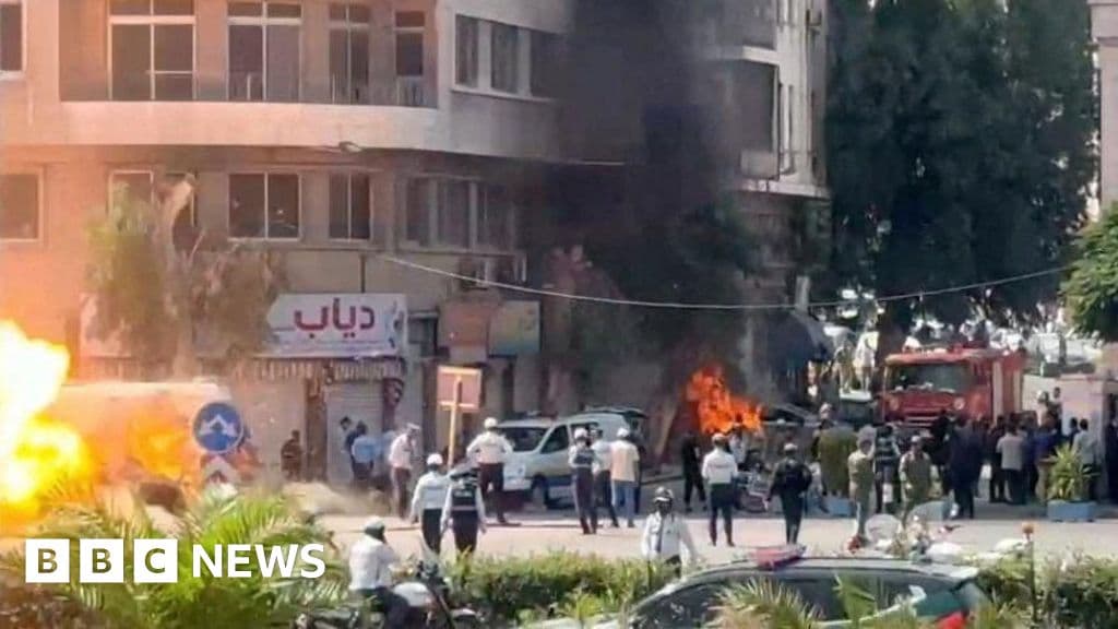 explosions-injure-18-in-damascus-during-macrons-visit