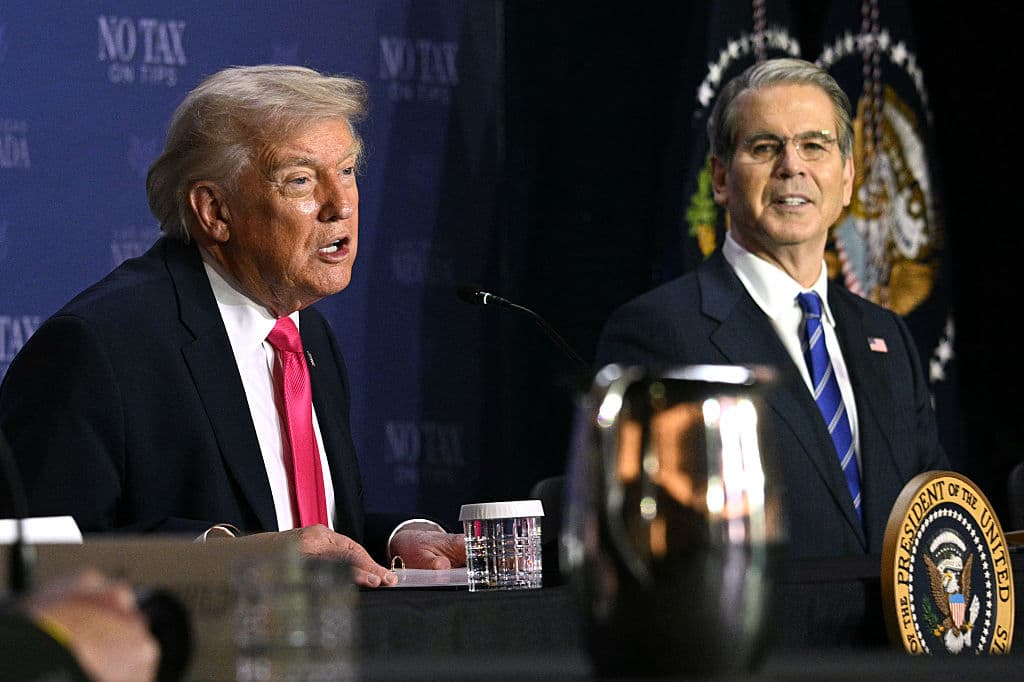 americans-were-broke-donald-trump-no-youre-not