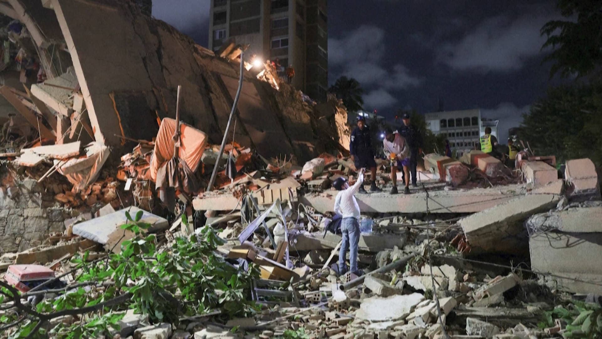 utter-devastation-thousands-feared-dead-in-venezuela-after-double-earthquakes