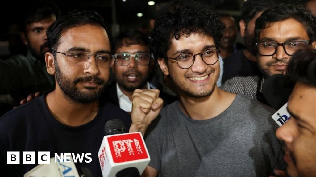 india-cockroach-leaders-who-called-on-election-chief-to-quit-are-freed-from-jail
