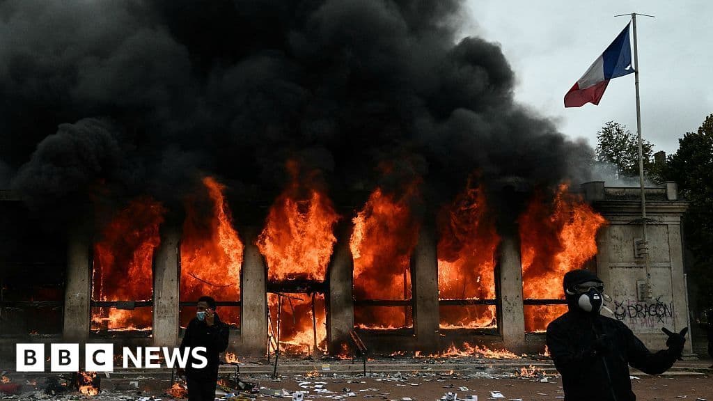 total-ban-on-protests-in-marseille-and-lyon-after-riots