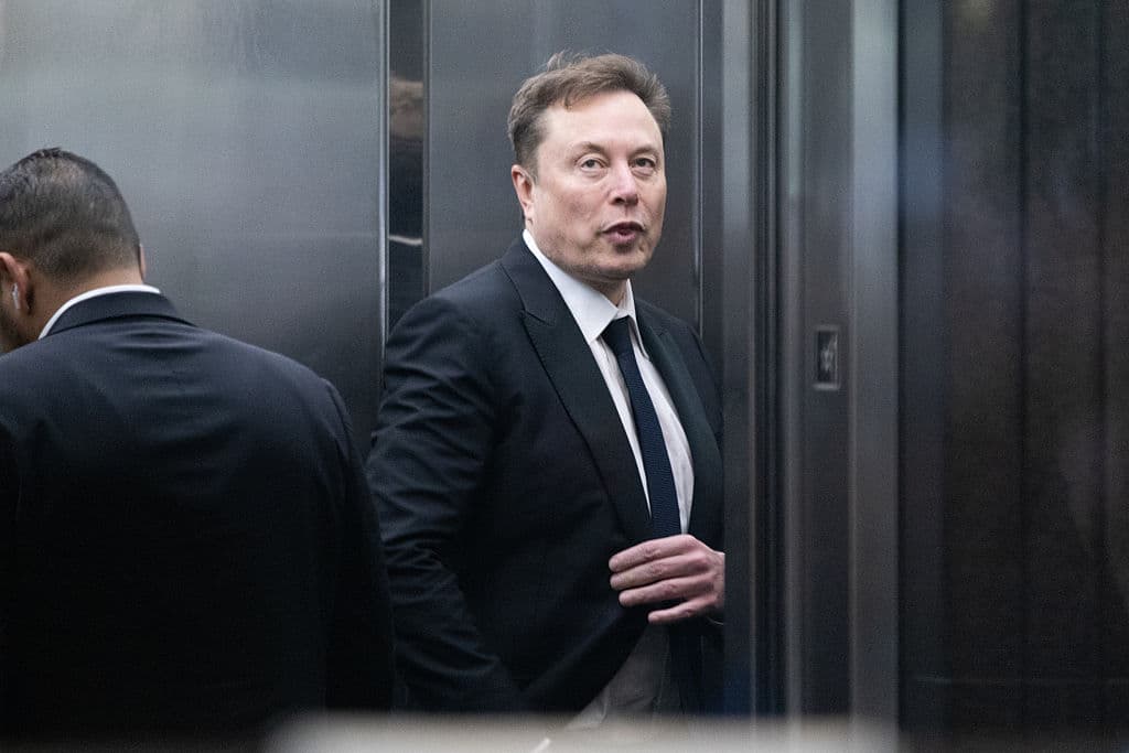 the-sec-is-radically-loosening-trading-rules-for-spacex