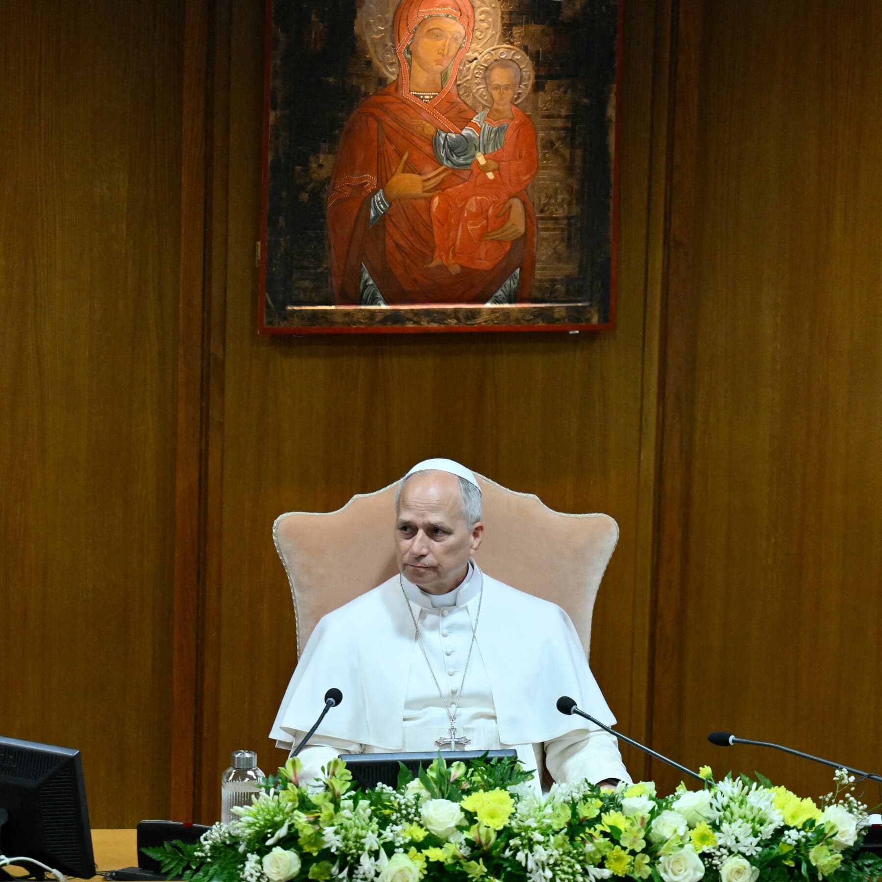 pope-leo-warns-of-risks-from-ai-in-42300-word-encyclical