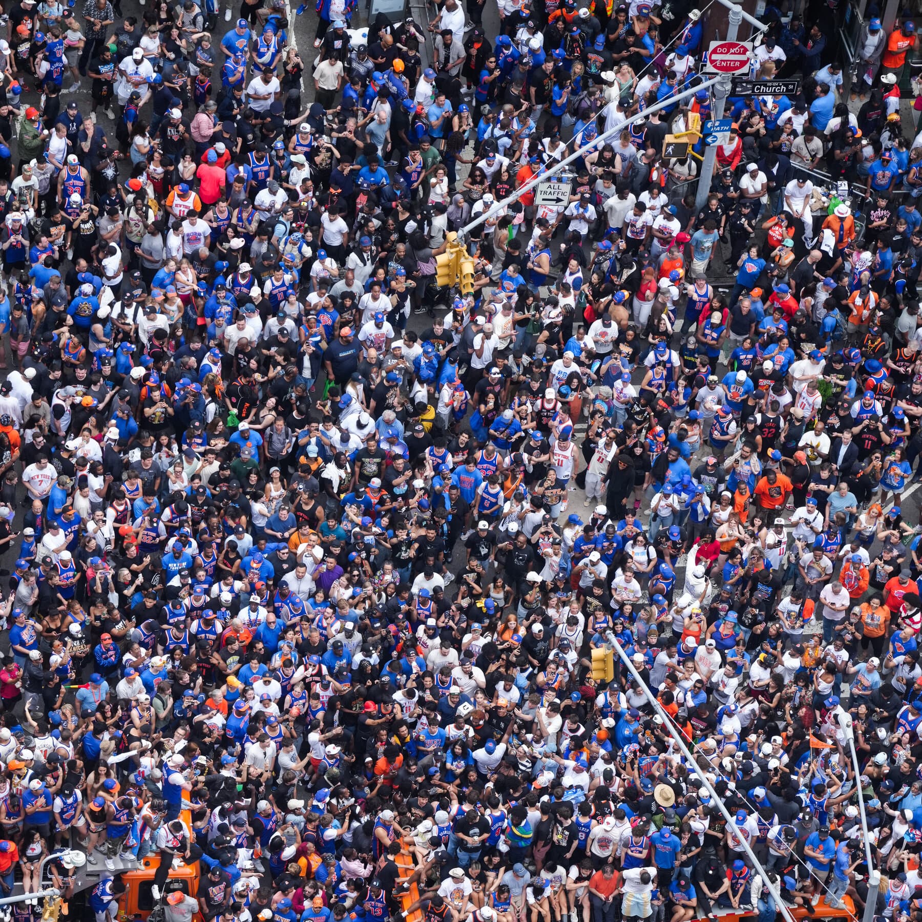 see-the-knicks-championship-parade-unfold