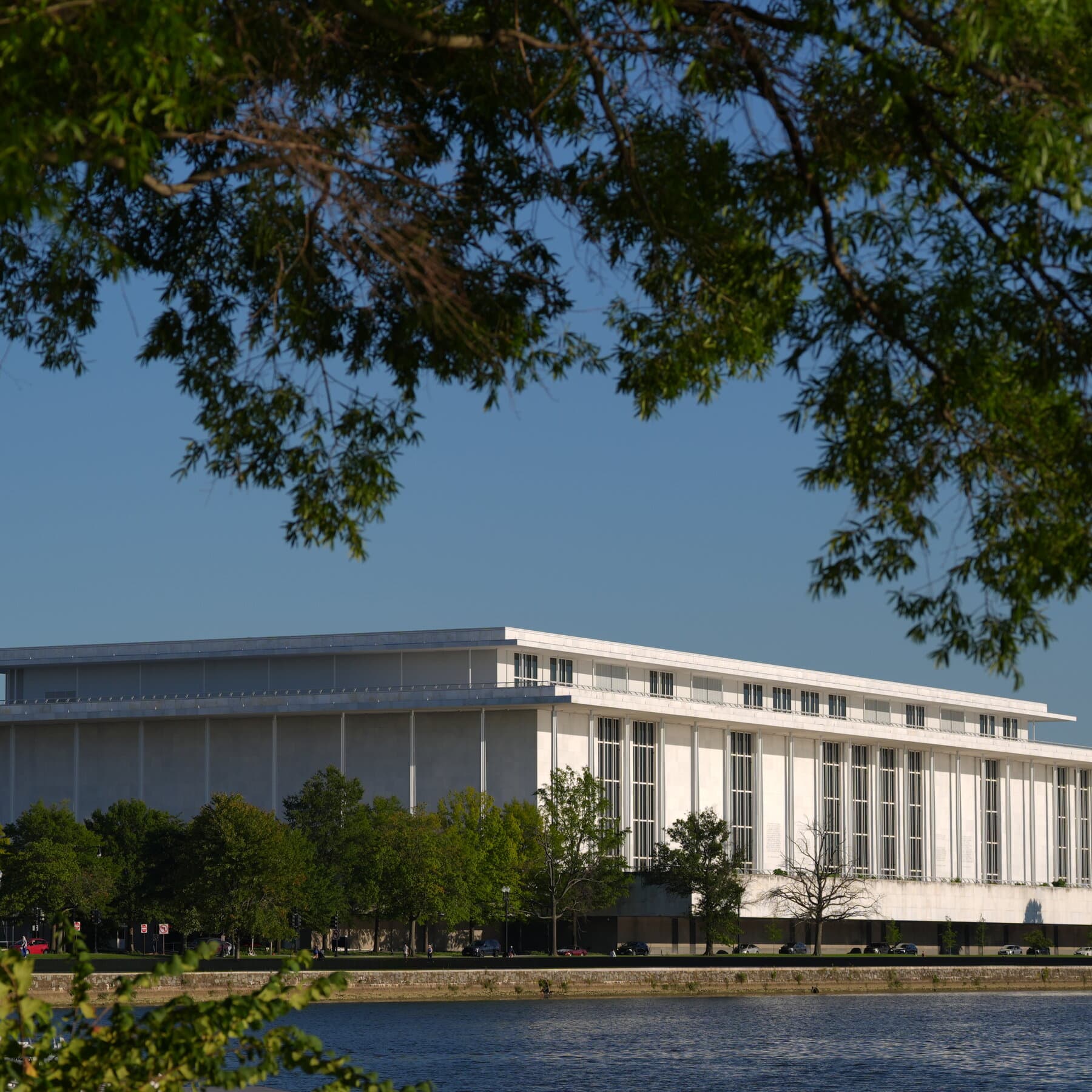 judge-allows-kennedy-center-to-remain-temporarily-closed