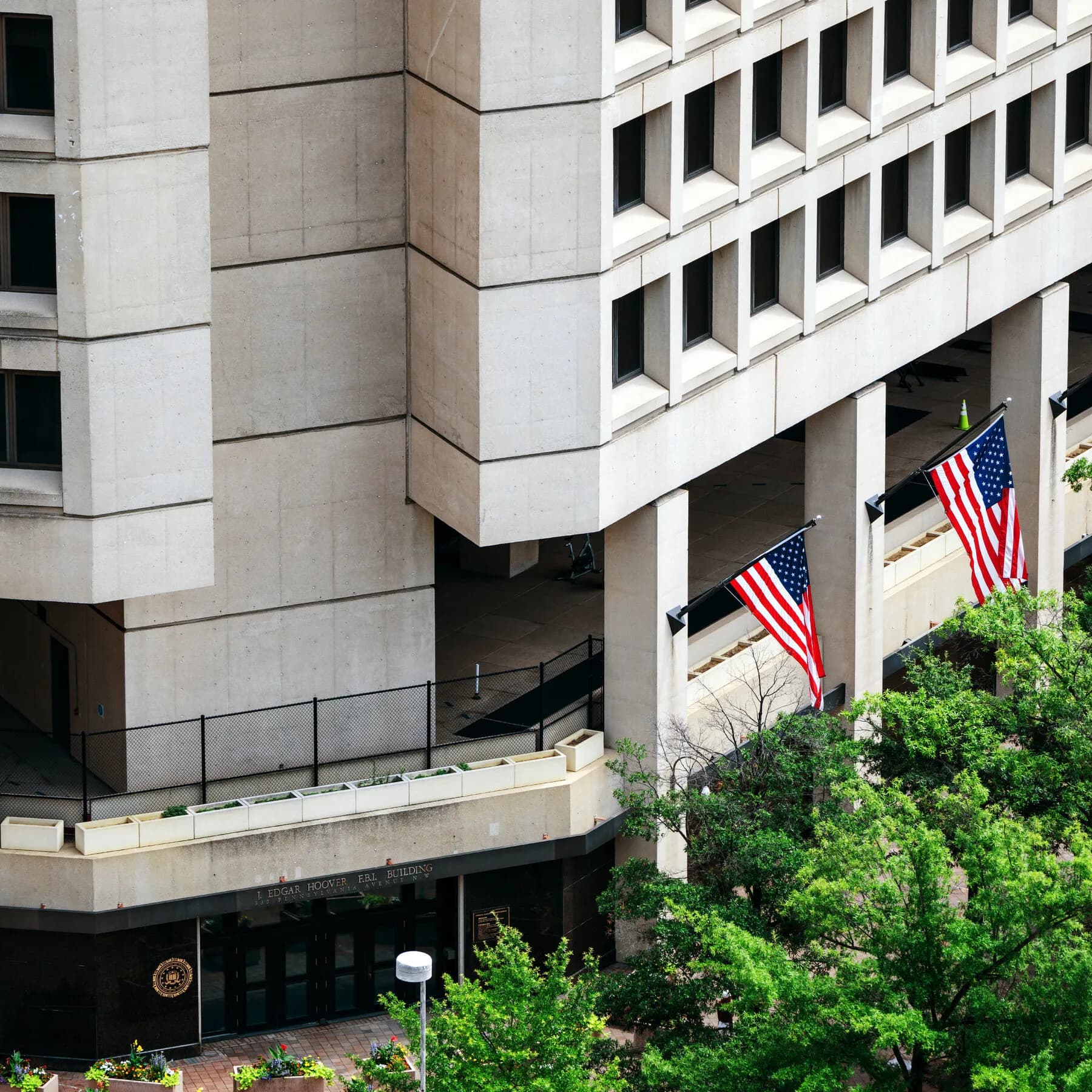 embarrassing-breach-at-fbi-fuels-fears-of-harm-to-its-employees