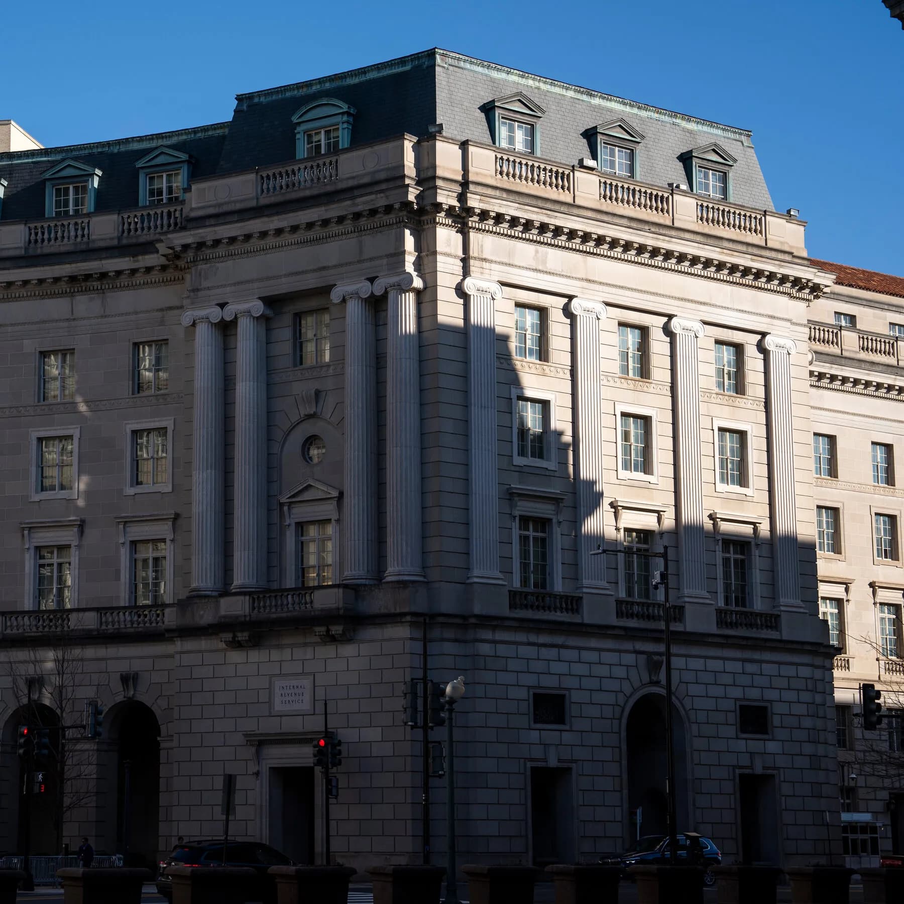 trump-administration-prepares-to-ask-tax-filers-if-they-are-us-citizens